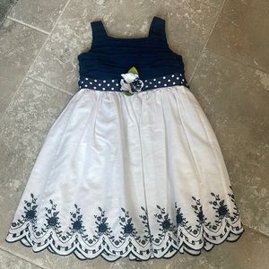 Girl’s Dress